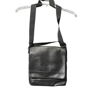 Kenneth Cole Reaction Black Faux Leather Messenger Bag Tablet Case 539305